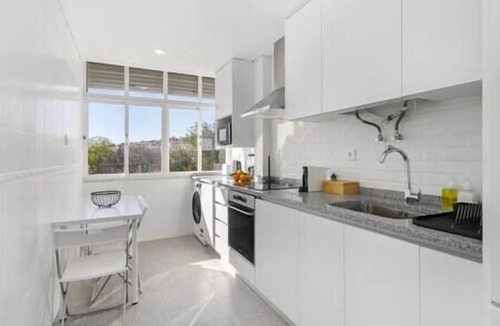 Alges Apartment | Peaceful River Views in Algés perfect for Families