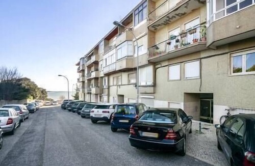 Alges Apartment | Peaceful River Views in Algés perfect for Families