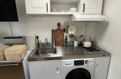 Eastside Santa Cruz Apartment | Peaceful studio in Live Oak, Santa Cruz