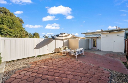 Rolando Village Apartment | Peaceful Updated Canyon Studio with Fenced Private Yard