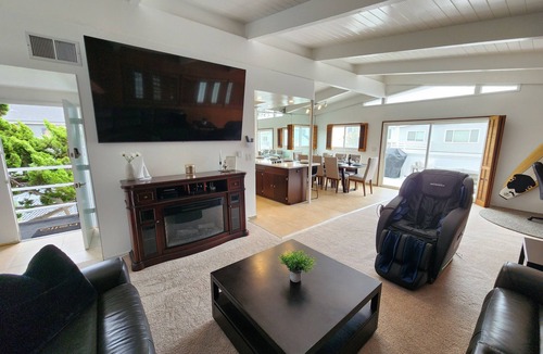 Santa Ana Heights House | Peek-A-BOO ocean view. 50 Steps to the Sand Large Remodeled Beach House.