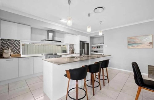 Pelican Waters House | Pelican waters getaways