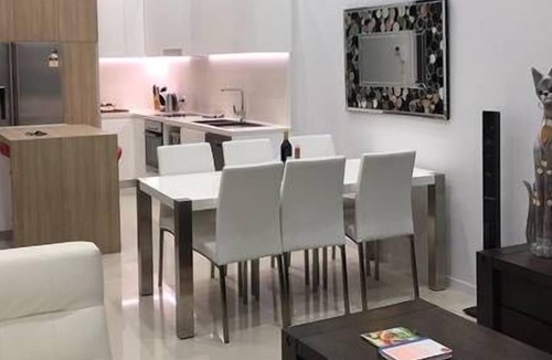 Southport Apartment | Penthouse (Modern Luxury Apartment & Broadwater views)