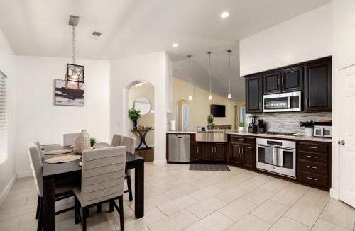 Pumpkin Center House | Perfect Home for Work or Relaxing Vacation