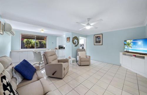 Golden Beach House | Periwinkle Blue - Pet Friendly, Golden Beach