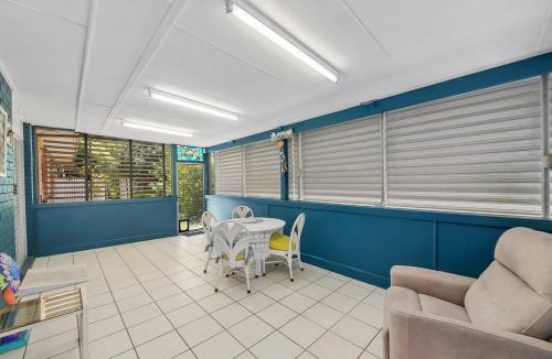 Golden Beach House | Periwinkle Blue - Pet Friendly, Golden Beach