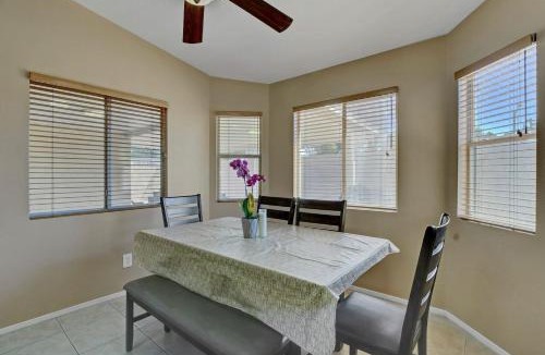 Paradise House | Pet-Friendly 4BR Vegas Vacation Renta Sleeps 8 Families, Groups Welcome!
