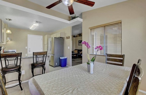 Paradise House | Pet-Friendly 4BR Vegas Vacation Renta| Sleeps 8 | Families, Groups Welcome!