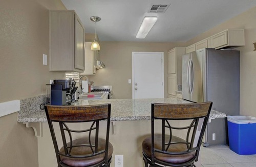 Paradise House | Pet-Friendly 4BR Vegas Vacation Renta| Sleeps 8 | Families, Groups Welcome!