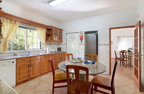 Cerro do Mocho Villa | Pet-friendly Casa do Barrocal with Pool & Wi-Fi