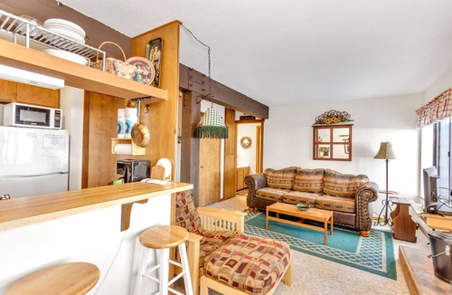 Bear Valley Condo | Pet friendly condo Bear Valley TAM#5 by Bear Valley Vacation Rentals