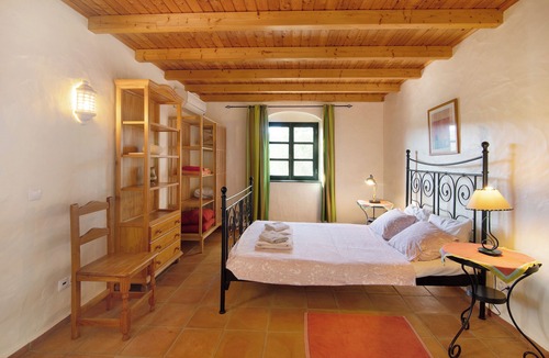 Tavira House | Pet-friendly Finca Fazendinha with Mountain View, Pool, Wi-Fi, Garden & Terrace
