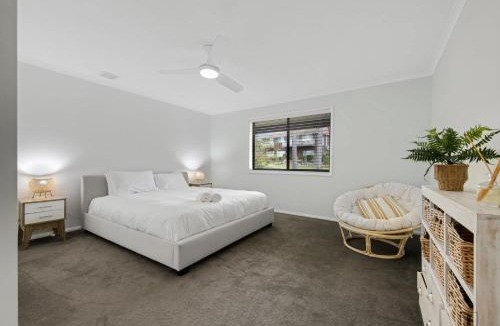 Surf Beach House | Pet-Friendly Home Walk to Beach