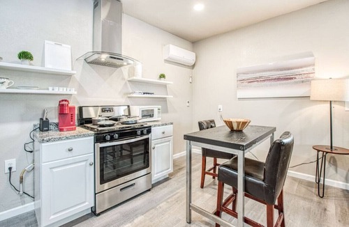 Raisin House | Pet-Friendly Studio with Quick Freeway Access