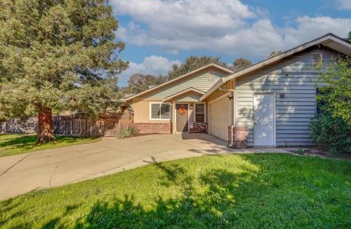 Elk Grove House | Pet-Friendly Yard! Home 3 Mi to Sky River Casino