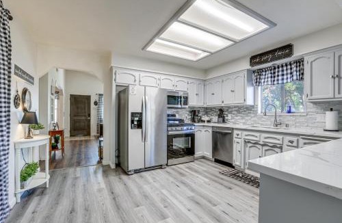 Elk Grove House | Pet-Friendly Yard! Home 3 Mi to Sky River Casino
