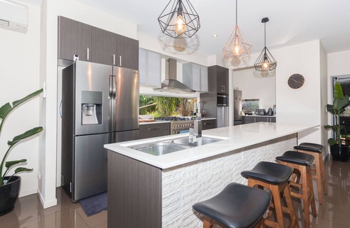 Gold Coast House | Phoebe Darling Holiday House (limited season)