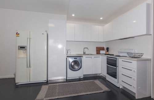 Gold Coast House | Phoebe Darling Holiday House (limited season)