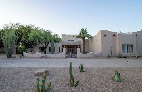 Casebolt And Germaine Estates House | Phoenix Scottsdale Golf House. NEW! Private Pickle Ball court. Great location.
