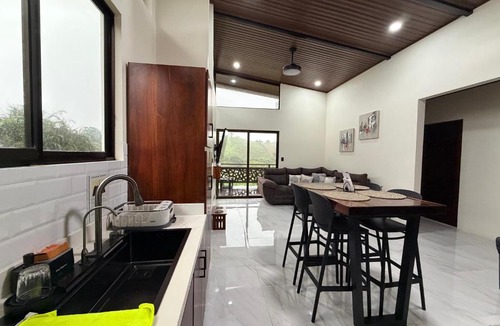 Bijagua House | Pies descalzos