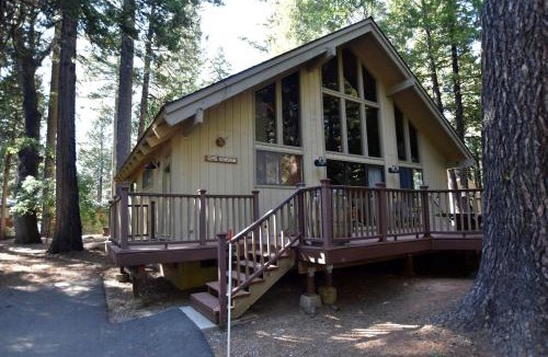 Dorrington House | Pinecone Cottage in Dorrington, CA