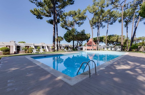 Vilamoura Ski Chalet | Planalto 39 - semi-detached cozy house with pool in Vilamoura