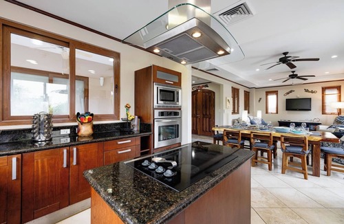 Playa Hermosa Condo | Playa Hermosa Beachfront 3BR Condo Ocean View Pool Elevator Access
