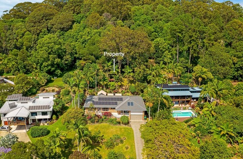 Ocean Shores Cottage | Poinciana - Fabulous coastal home with lush gardens & panoramic views