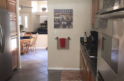 Green Valley North House | POOL &/SPA. 9 hole Mini putt in yard. Walk to Golf Course. 3 Bedrm, bungalow