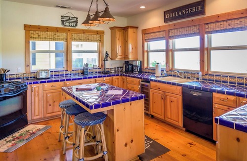 Paso Robles House | Pool + Spa + Firepit + 360° Tower | Paso Robles Wine | Tour de Rouge