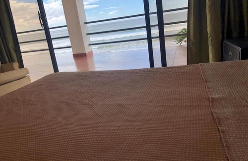 Popoyo House | POPOYO BEACHFRONT 2PERS. ROOM - OCEANVIEW AND SURF