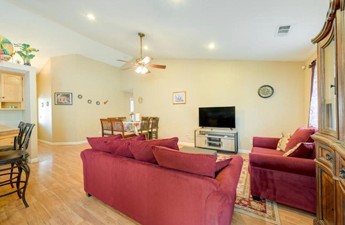 Porterville House | Porterville Getaway w/Patio + Valley Views!