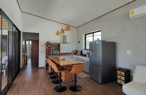 Potrero House | Potrero Hills CR, 10 min away from beautiful beaches!