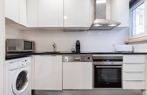 Principe Real Apartment | Príncipe Real Concept by LovelyStay