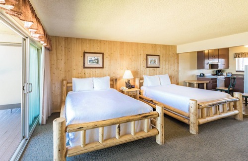 South Lake Tahoe Resort | Premier Resort Facing Lake Tahoe: Tranquil Trails! Ski and Hiking Nearby