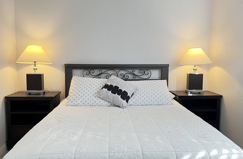 North Las Vegas House | PREMIUM FIVE BEDROOM 5 MINUTES TO SPEEDWAY AND EDC
