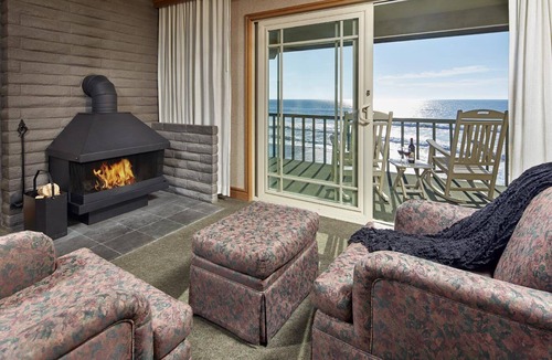 San Simeon Hotel | Premium King Oceanfront Room | Cavalier Resort | Near Hearst Castle