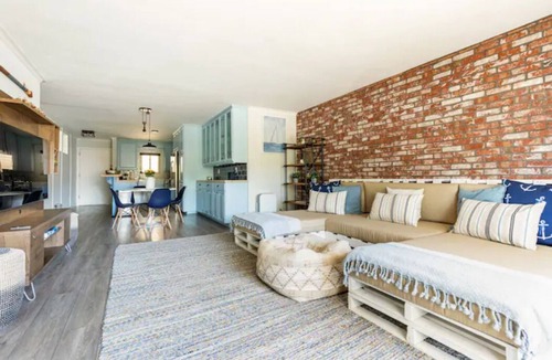 Coronado Condo | Prime location in Coronado — everything within a 5 min walk!
