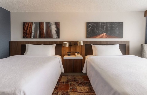 Emeryville Hotel | Prime Location! Parking, Pets Allowed, Close to Oakland Museum of California