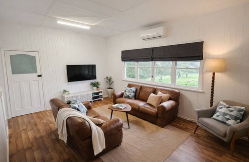 Palmtree House | Primrose Farm Ravensbourne | Cosy Country Cottage