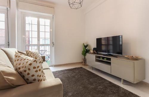 Principe Real Apartment | Principe Real Balcony by Homing