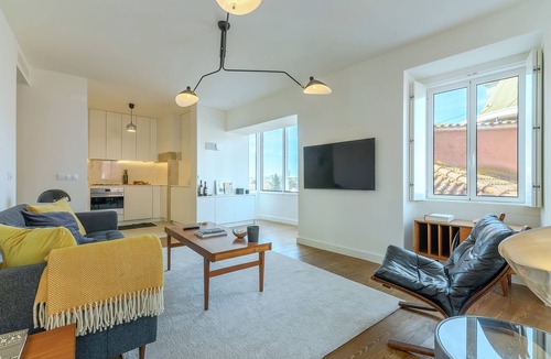 Principe Real Apartment | Principe Real Trendy Apt Great River & City Views