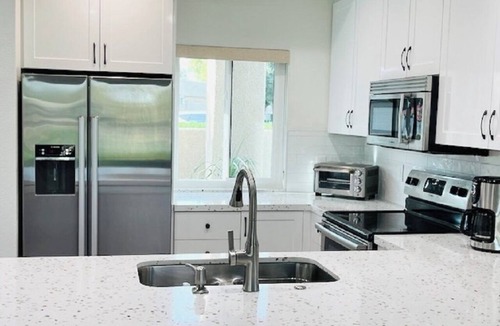 Palm Springs Condo | PRISTINE POOLSIDE GETAWAY