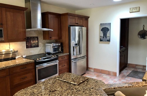 Palm Desert Condo | Private 2 Br 2 Ba End Unit in Ironwood CC