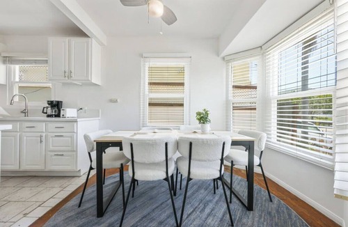 Point Loma Heights Apartment | Private 3 Units| 5 Beds | Close to Beach & Bars