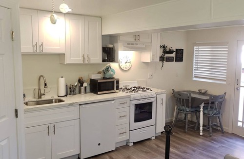 Middletown Apartment | Private, ALL-NEW boho studio in the heart of SD, Book 4 weeks get 2 free!