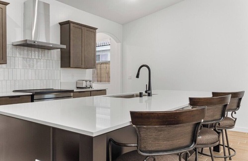Pumpkin Center House | Private Bakersfield Getaway Near Downtown & Parks!