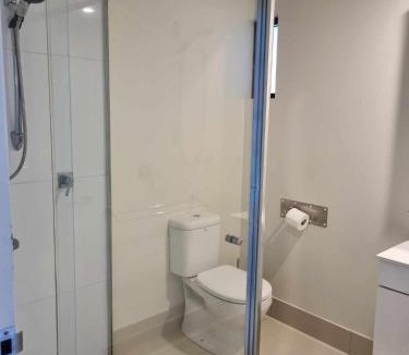 Southport House | Private Bedroom and Bathroom in a shared Apartment