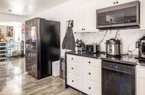 Paradise House | PRIVATE,BIG HEATED POOL, ENTERTAINMENT SMART HOME.