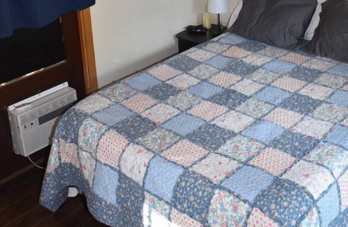 Santa Barbara Cabin | Private Cabin 2ppl kitchen, WiFi, free parking, pet friendly, jacuzzi